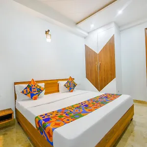 Hotel Fabhotel Nyra Residency
